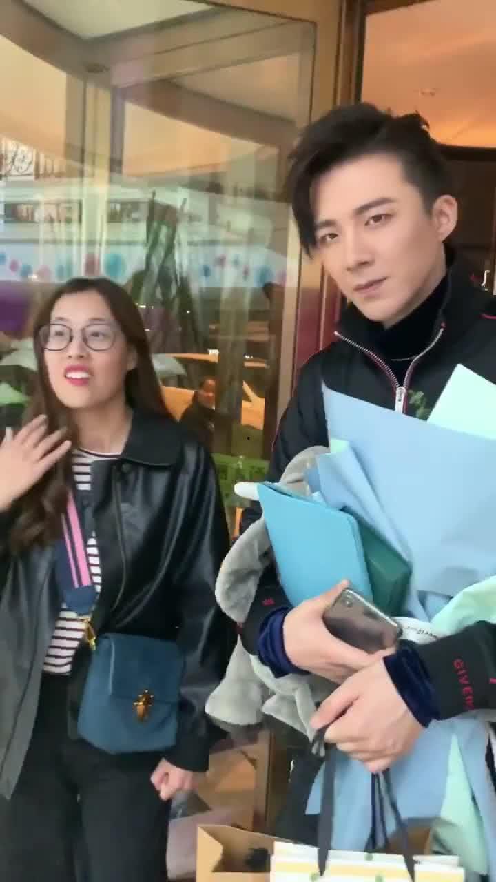 怎么成为明星网红助理,揭秘成为明星网红助理的蜕变之路