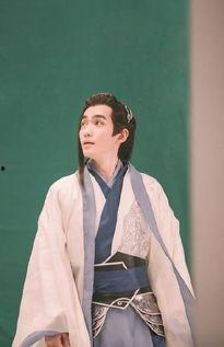 175左右的明星网红,揭秘网红明星的独特魅力”